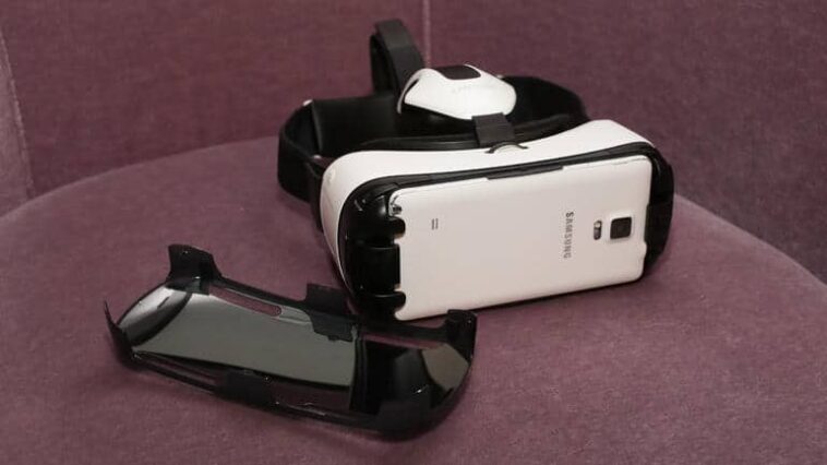Le Gear VR est enfin disponible en précommande sur le site officiel de Samsung.