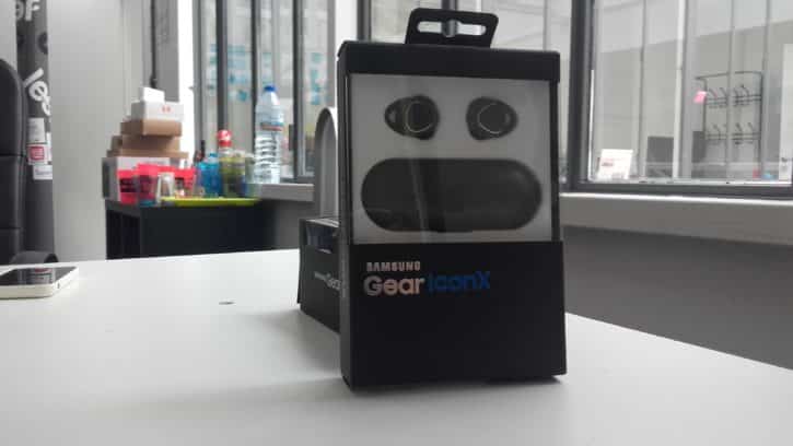 La boîte des Samsung Gear IconX