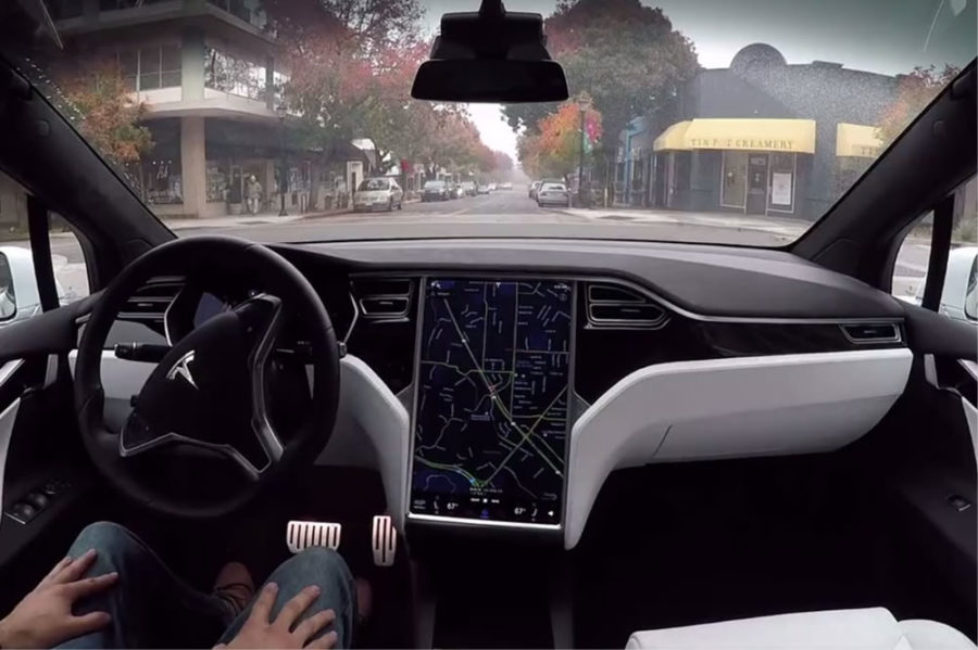 Tesla mise à jour autopilote actualisation fonctions autonomie