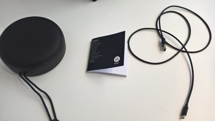 TEST Unboxing devices câble notice Beoplay A1 Bang & Olufsen
