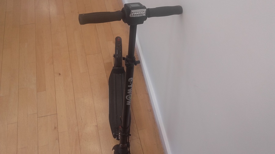 test e-twow booster trottinette connectee guidon