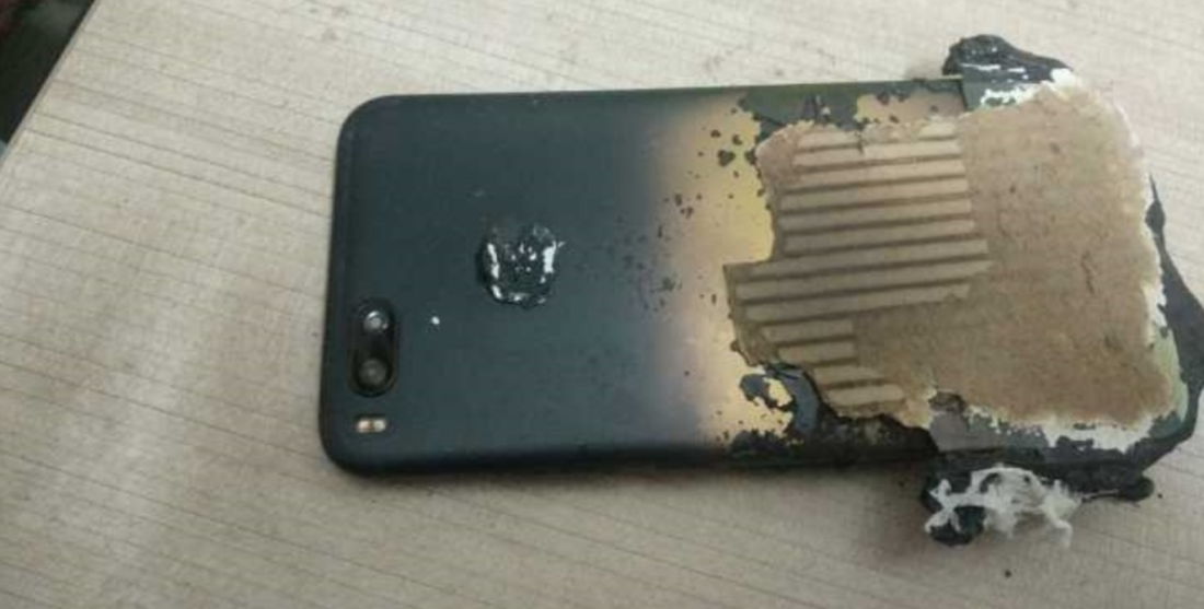 Xiaomi smartphone explose vue de dessus
