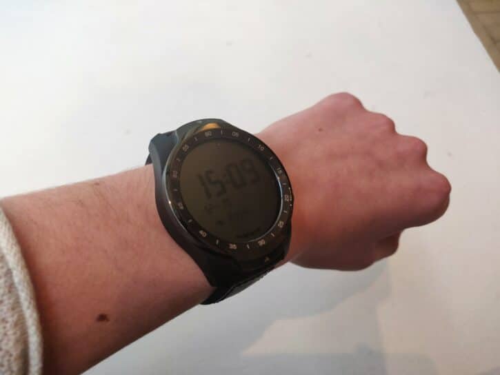 Design imposant de la montre TicWatch pro