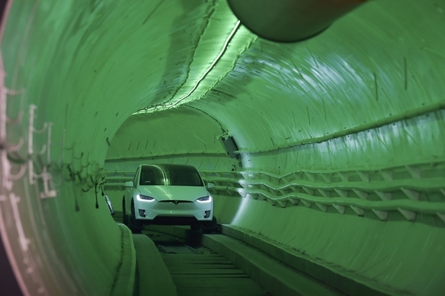 Tunnel Elon Musk