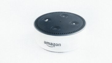 Enceinte Amazon Echo dotée de l'assistant vocal Alexa
