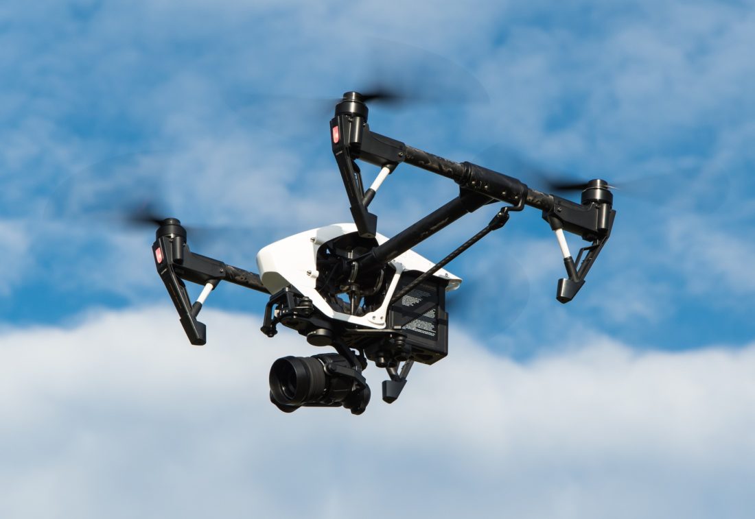 des drones dji comme celui-ci seront bientôt munis de détecteurs d'avion