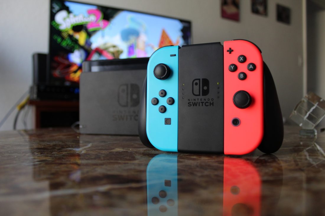 Nintendo switch avec joy-con branchés