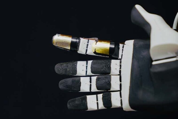 peau artificielle sur prothèse de main