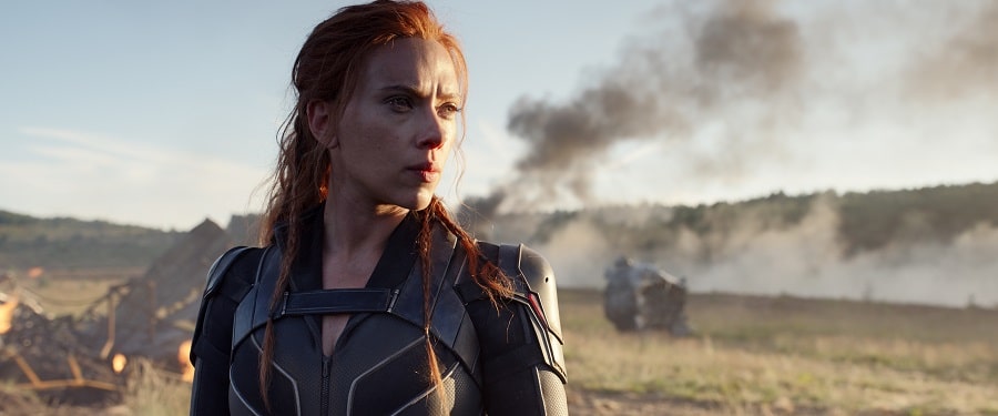 black widow critique une