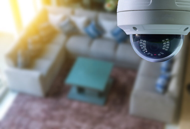 Partir l'esprit tranquille en vacances: quelle caméra de surveillance  extérieure choisir?