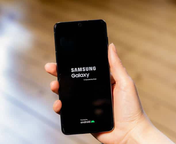 samsung galaxy smartphone OLED