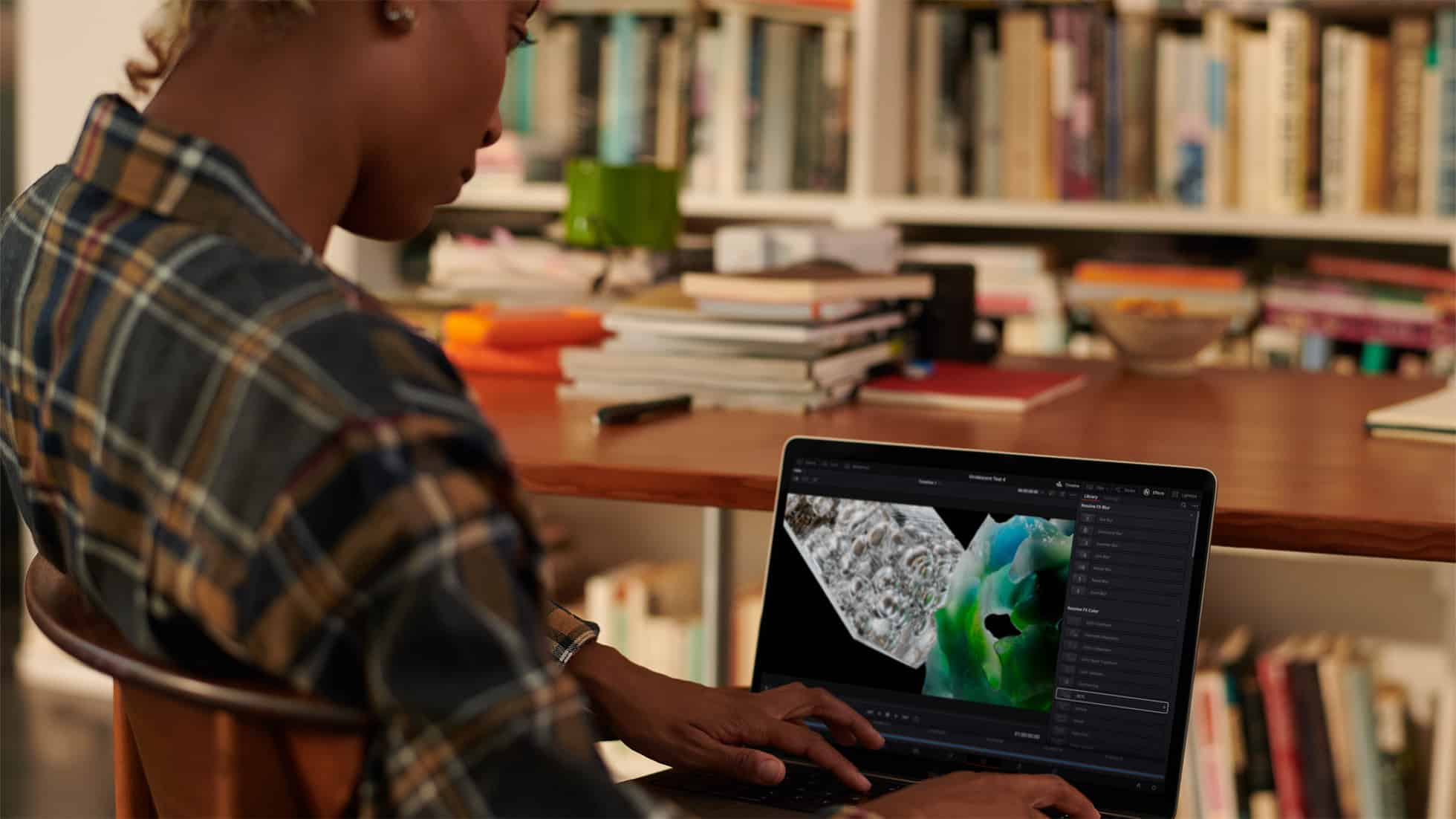 ordinateur portable Apple MacBook Pro avec une puce M2 Pro