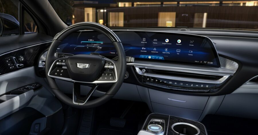 Un écran tactile dans une voiture de General Motors