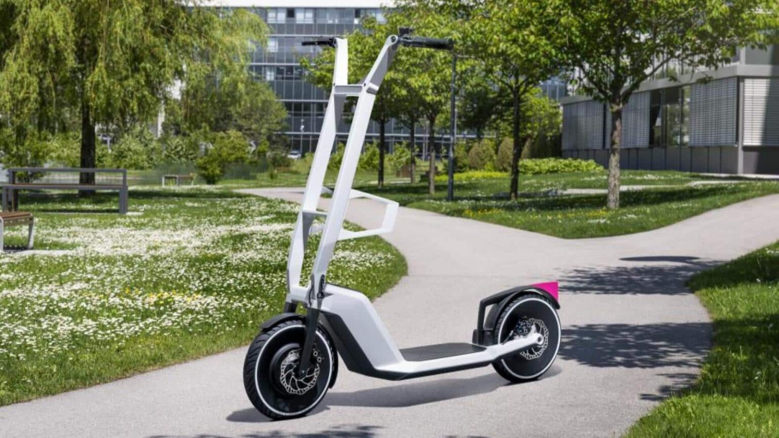 Les premières images de la future trottinette électrique de BMW