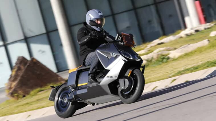 bmw motos scooters électriques