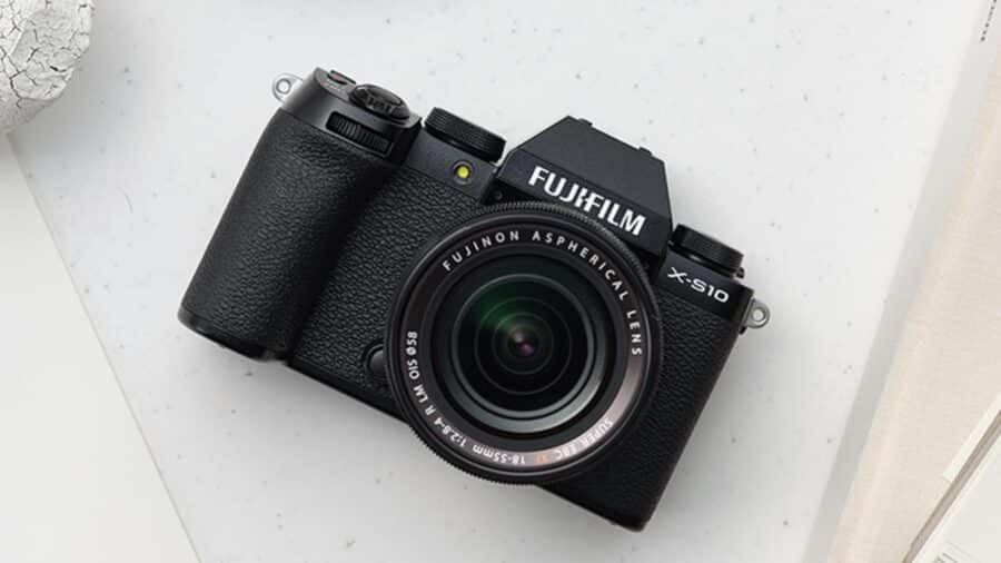 Fujifilm X-S10 : un appareil photo compact pour les créatifs en mouvement