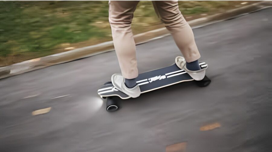 Teamgee H20 : le skateboard électrique puissant pour les aventuriers urbains en quête de rapidité