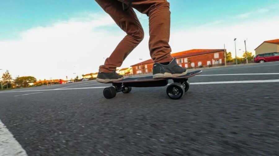 Skateboard électrique Elwing Powerkit Nimbus Sport : performance et dynamisme