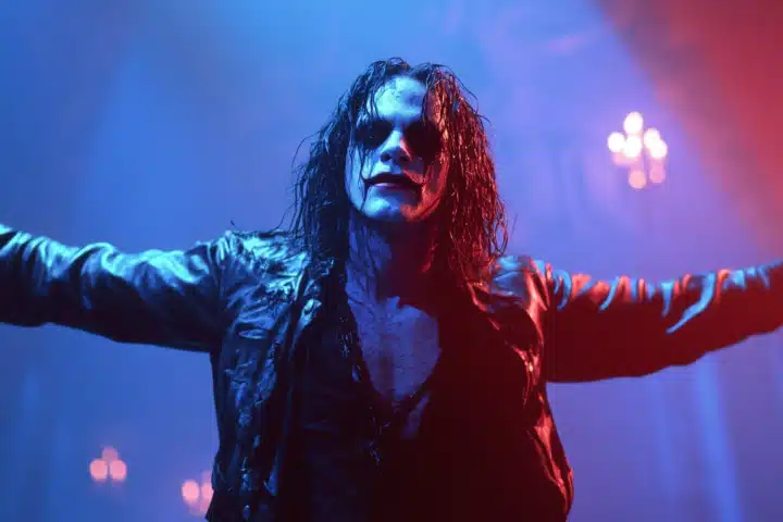 The Crow : 8 différences entre le film de 2024 et celui de 1994 avec Brandon Lee