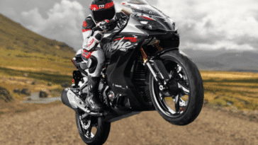 La nouvelle TVS Apache RR 310 aperçue et devrait surpasser KTM, Kawasaki et Yamaha !