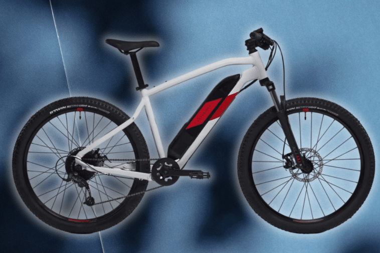 Rockrider E-ST 100 : Decathlon sacrifie le prix de son VTT électrique pas cher