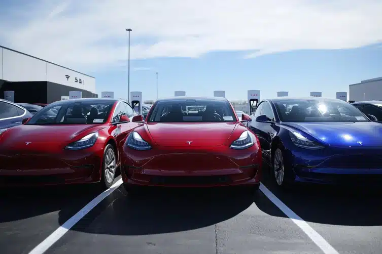 Tesla vient d'arrêter la production de sa voiture électrique la plus abordable