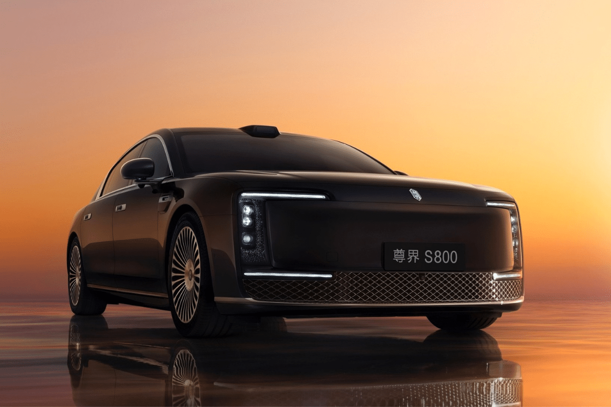 Huawei lance une berline électrique de luxe à plus de 130 000 € !