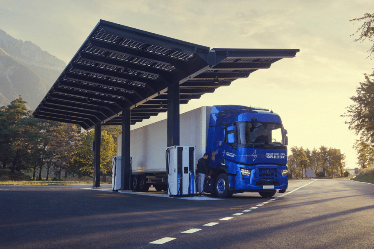 Renault change la donne dans la logistique avec un camion de 600 km d'autonomie