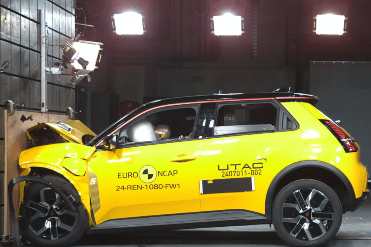 Crash-tests : la Renault 5 n'atteint pas les 5 étoiles !