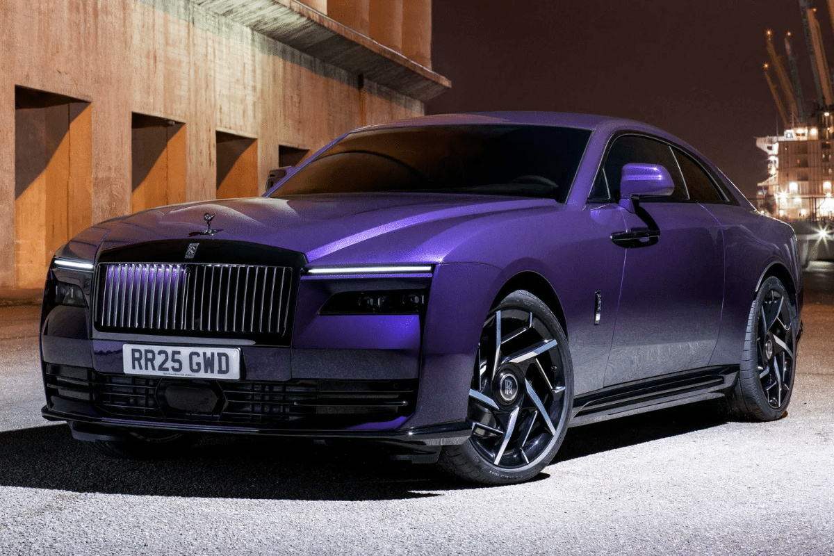 Rolls-Royce et l'électrique, Spectre Black Badge casse la tradition !