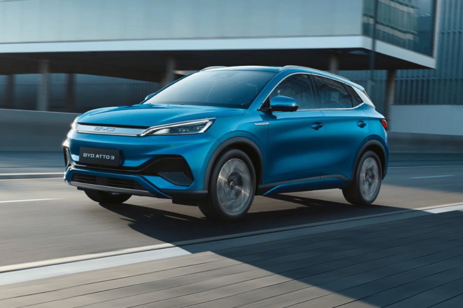 Tesla se fait littéralement écraser par BYD sur le marché international des voitures électriques