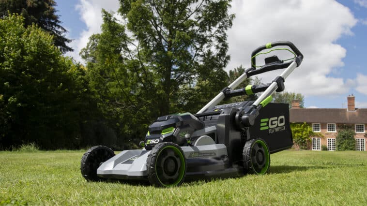 Jardin au printemps avec EGO Power+