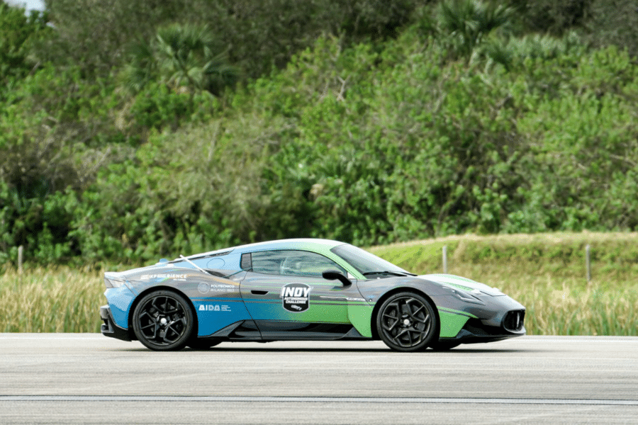 Bientôt des courses sans pilotes ? Maserati bat un record de vitesse avec une IA aux commandes