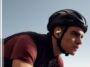 Un cycliste qui porte les écouteurs sans fil Huawei FreeArc