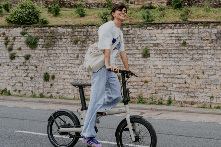 Passez un après-midi détente sur le nouveau vélo pliant Afternoon PRO, il est passe partout !