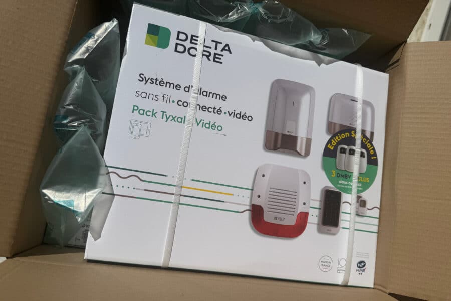 Boîte contenant le pack Tyxal Video de Delta Dore