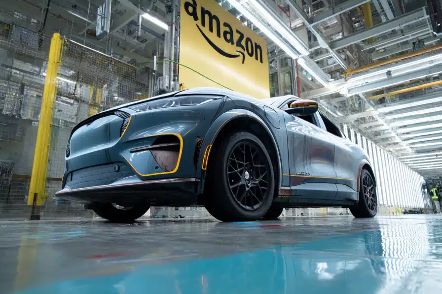 Du commerce aux véhicules électriques : Jeff Bezos finance secrètement un constructeur