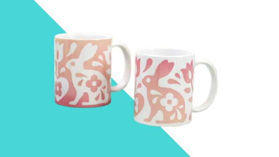 Deux mugs assortis personnalisés avec la Cricut Mug Press