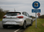 Une Clio bridée, est-ce une fausse bonne idée pour la sécurité routière ?