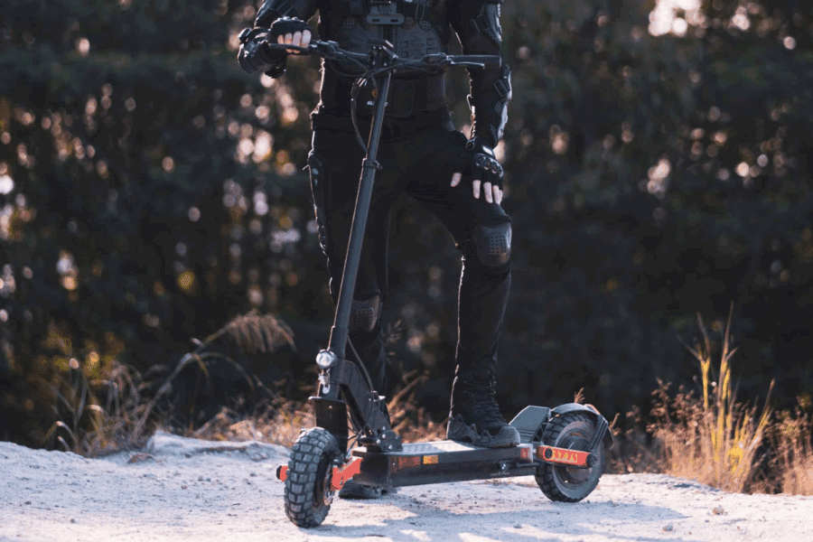 La trottinette Joyor de chez Decathlon est à moins de 700€, c'est le moment d'en profiter