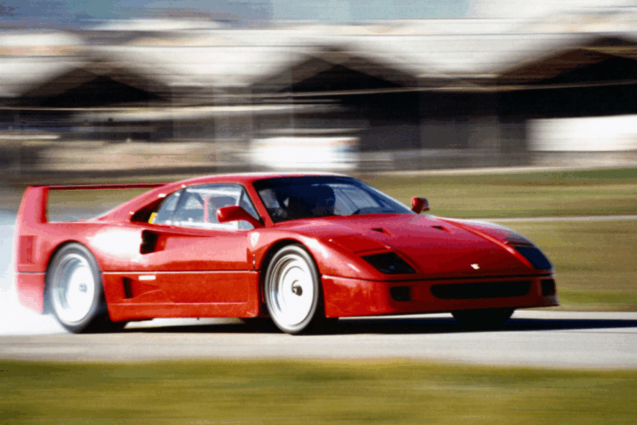 Après Ford, Ferrari développe une boîte manuelle et une sonorité digne d'une thermique