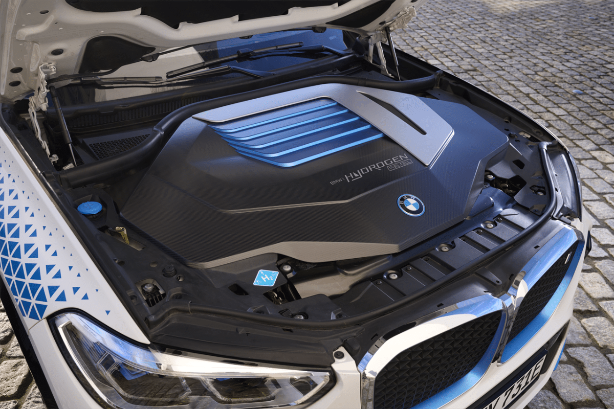 BMW lève le voile sur son moteur zéro émission !