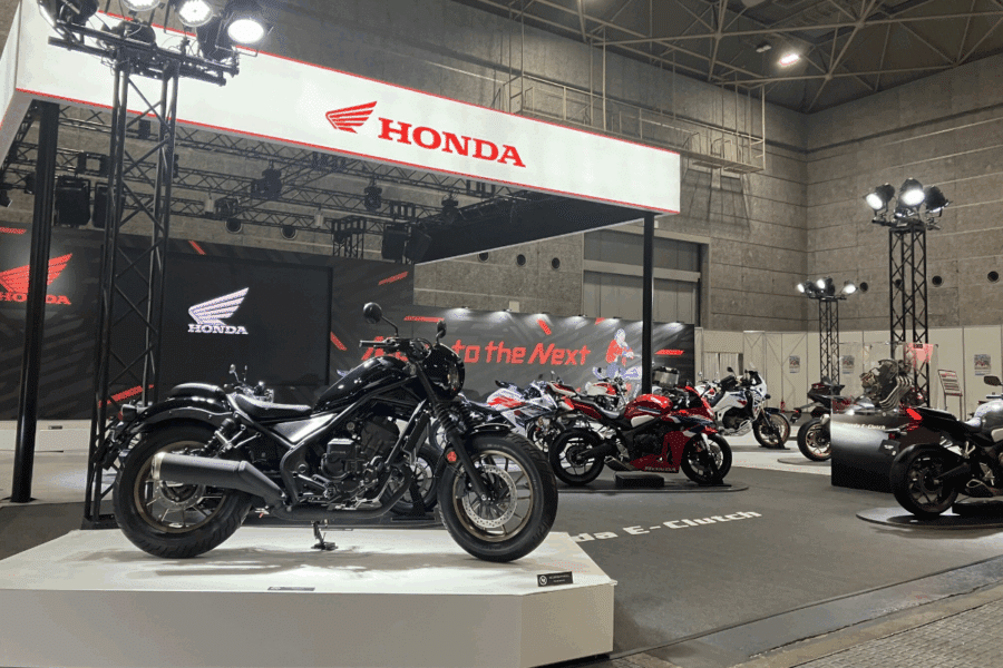 Rouler en moto pourrait bien changer avec la transmission automatique de Honda