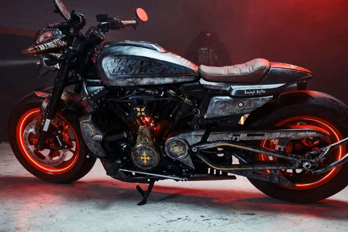 Pour la sortie de Doom Dark Ages, Harley-Davidson a conçu une moto démoniaque en série limitée