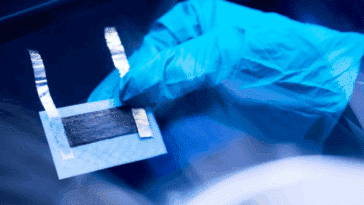 Les véhicules électriques sont maintenant dotés de la batterie légère ultra-puissante que voici !