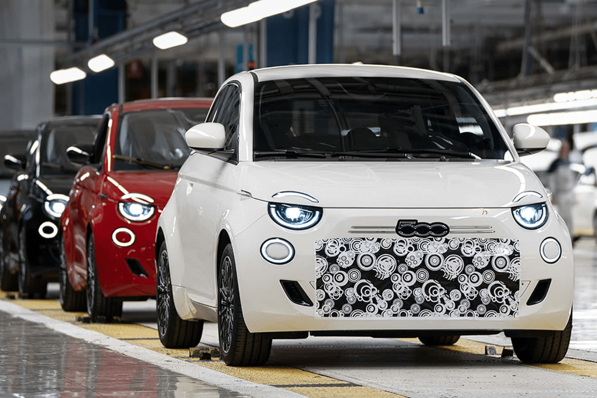 La nouvelle Fiat 500 hybride se dote d'une boite de vitesse manuelle très pratique