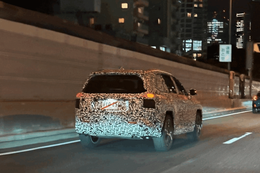 La sixième génération de Toyota RAV4 arrive ! Voici quelques photos !