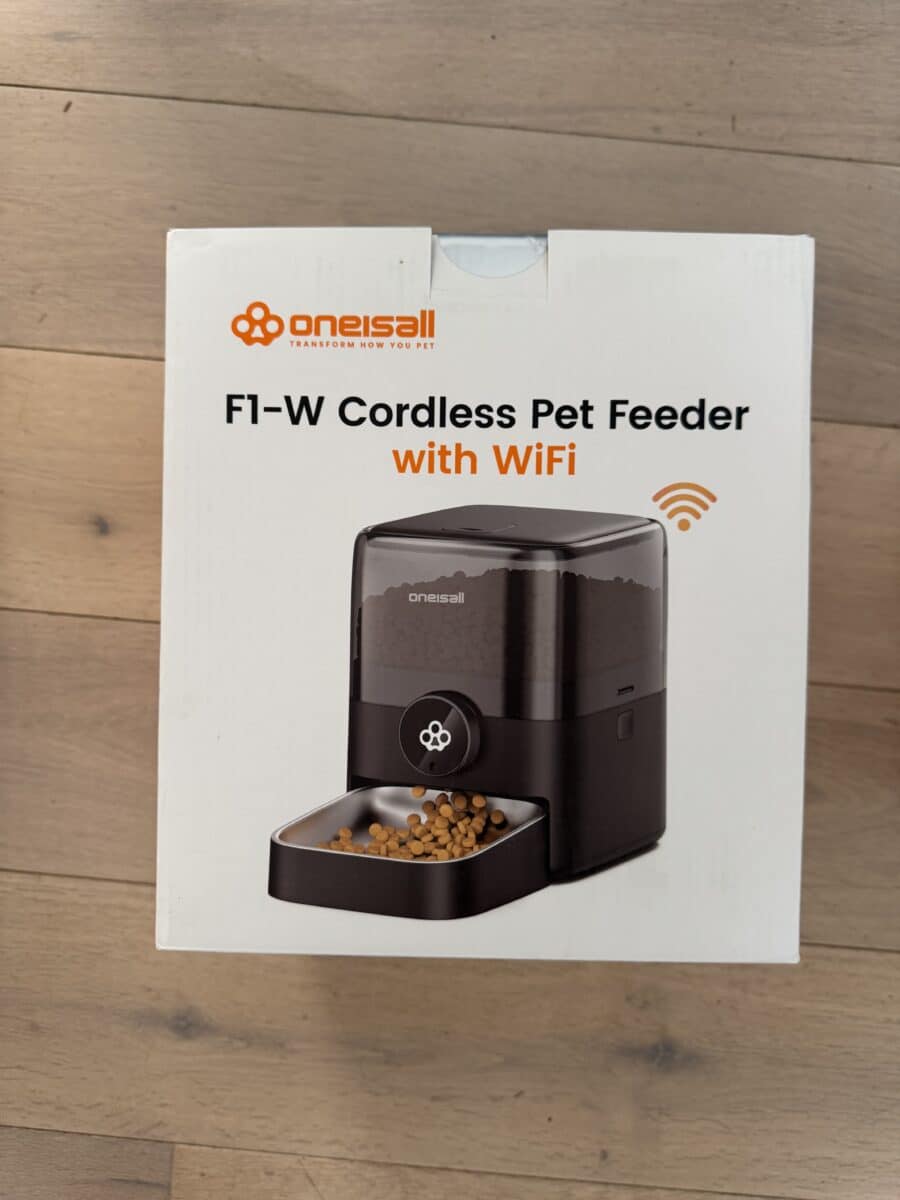 J’ai utilisé le OneIsAll : un distributeur intelligent qui facilite la vie des propriétaires de chats