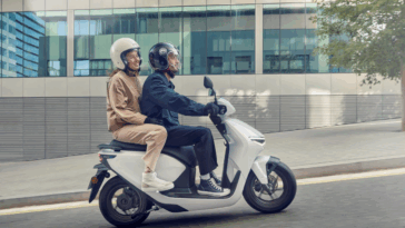 Découvrez le nouveau scooter électrique CUV e de Honda : votre compagnon idéal pour la ville !
