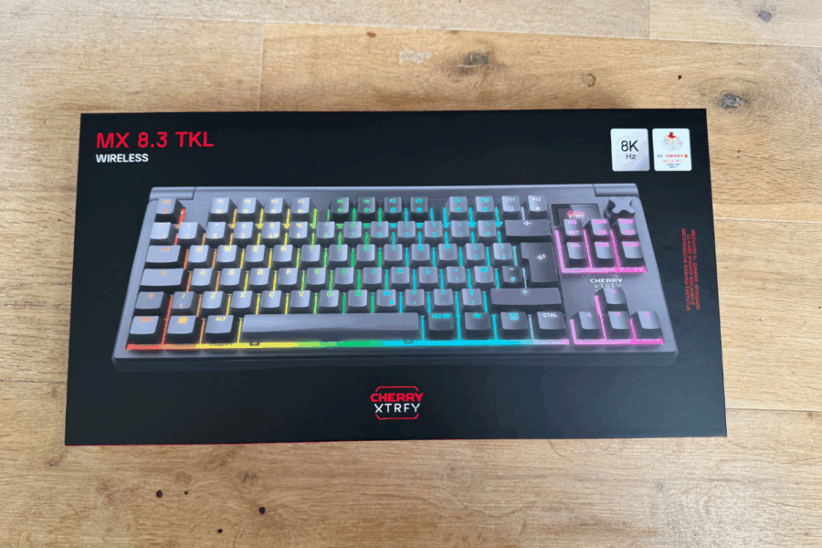 Photo du Cherry XTRFY MX 8.3 TKL dans sa boîte